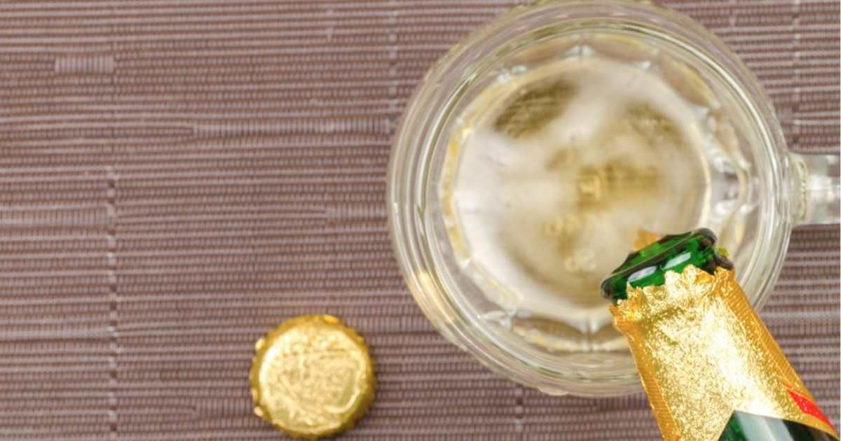 Experts reveal why ginger ale is the most popular drink on flights
