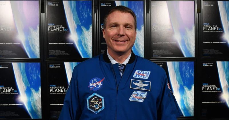 Astronaut made the most of his last day on ISS by capturing a stunning shot of the pyramids