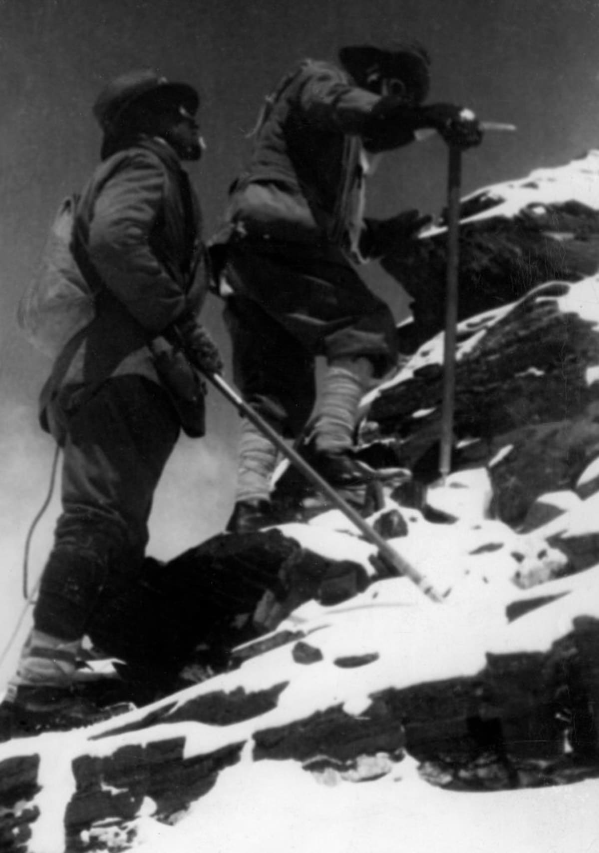 George Leigh Mallory (1886 - 1924) and Brigadier Edward Felix Norton (1884 - 1954) reach 27,000 feet on the north-east ridge of Mount Everest, 1922. Mallory returned for another attempt in 1924, but never returned. His body was found 75 years later. (Photo by Captain Noel/Hulton Archive/Getty Images)
