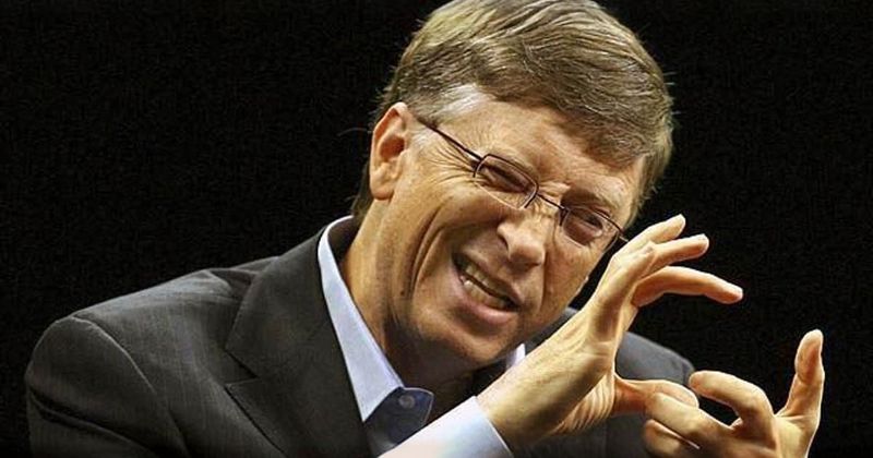 Bill Gates Explains The ‘Safest’ Age To Give A Kid A Cellphone