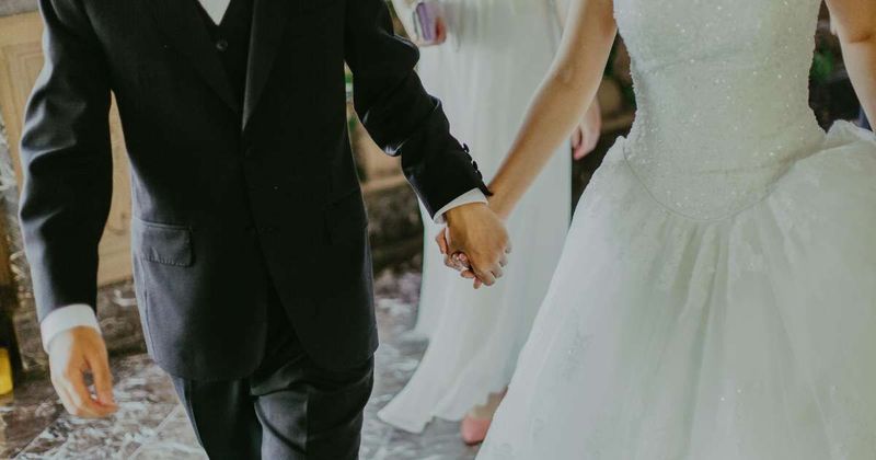 Bride who lost her ability to walk due to stage 4 cancer has the 'dream' wedding with her best friend