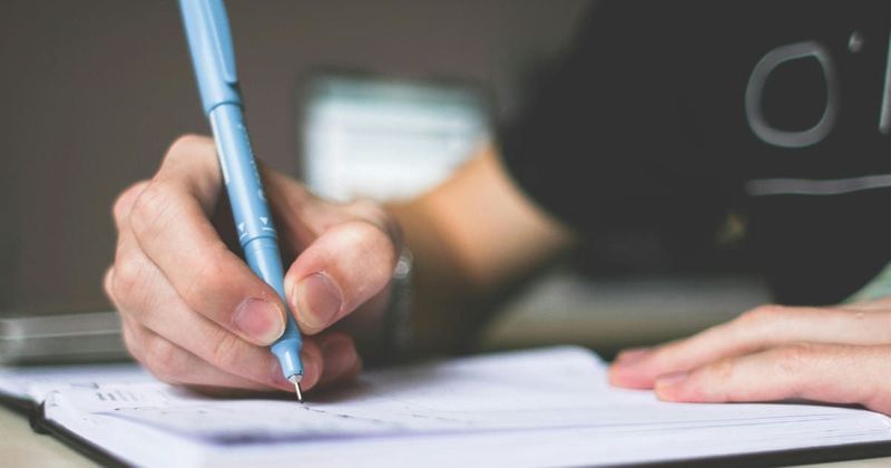 Here's why you should continue writing by hand in the age of tech