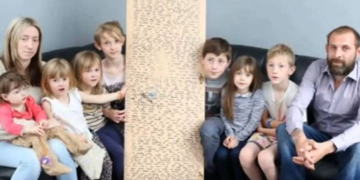 Devastated father makes an unbelievable discovery while cleaning out his deceased daughter's room.