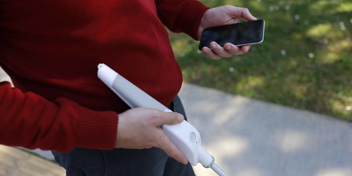 A blind inventor created a 'smart cane' with Google Maps to help visually-impaired people get around