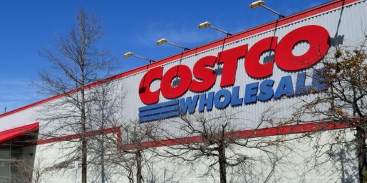 Costco announces it's raising its minimum wage to $16 because it 'makes sense for business'